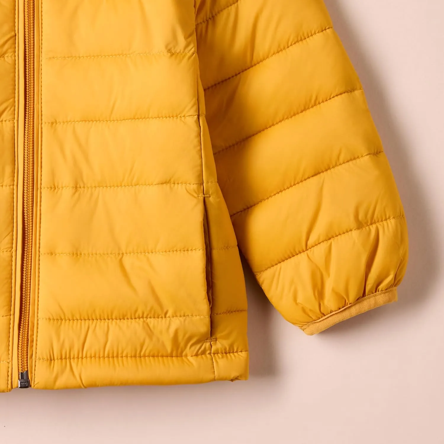 Amazon Essentials Boys and Toddlers' Lightweight Water-Resistant Packable Puffer Jacket