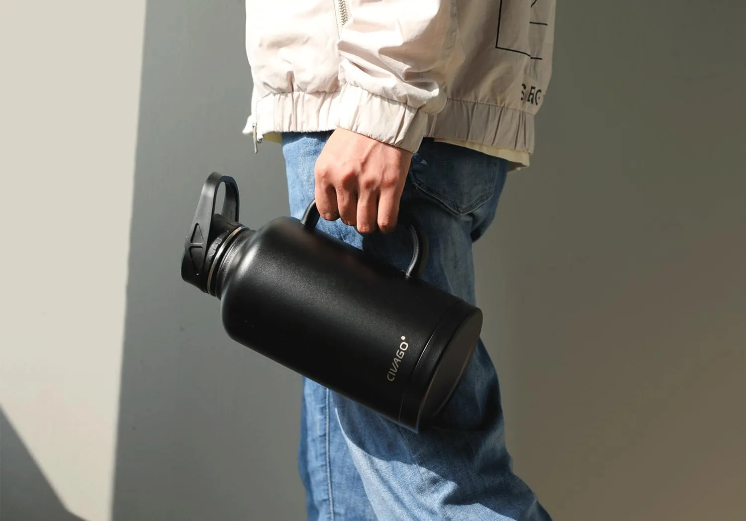 CIVAGO 64 oz Insulated Water Bottle Jug with Straw and Handle, Half Gallon Stainless Steel Water Flask, Large Sports Metal Water Bottle with Straw Lid (3 Lids), Big Thermal Mug Cup, Indigo Black
