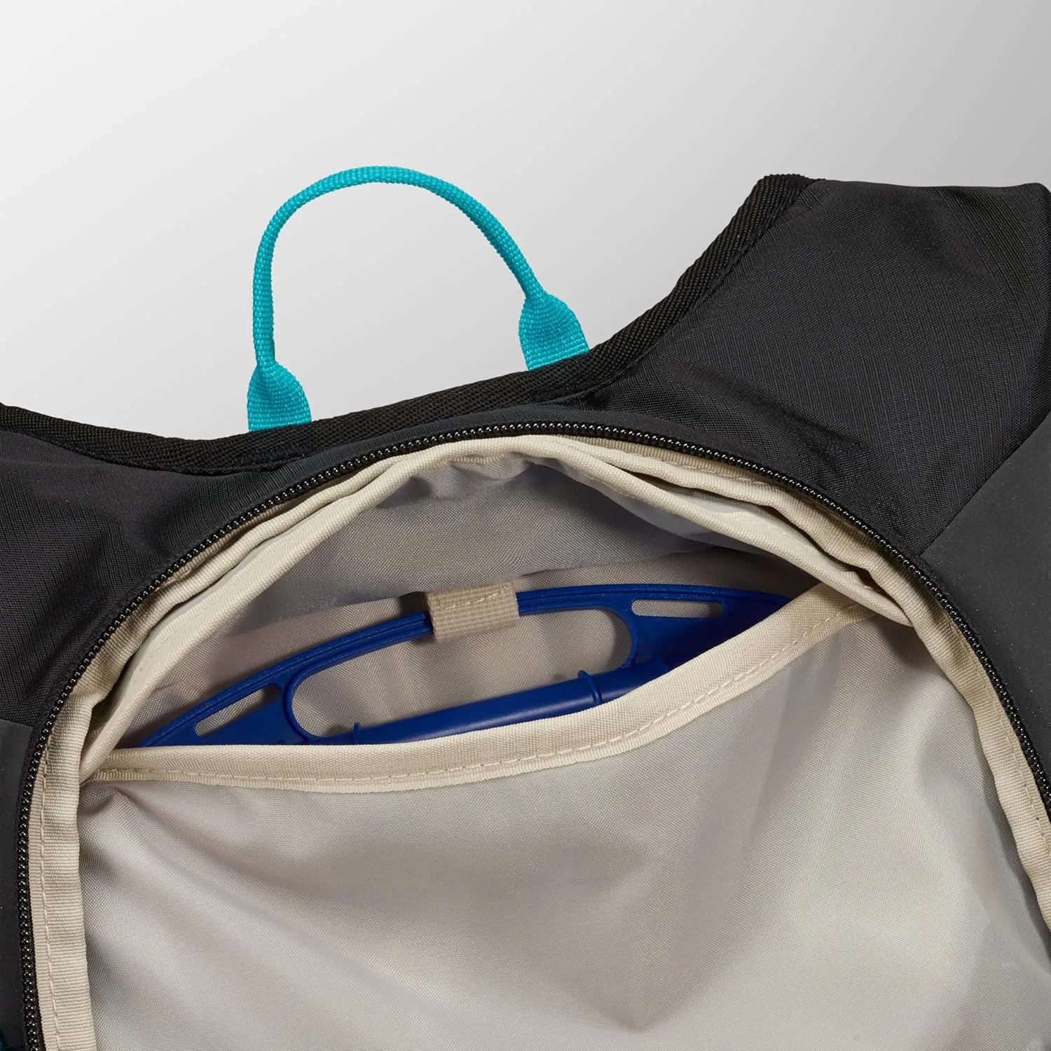 High Sierra Hydrahike 2.0 Hydration Backpack with 2L Water Bladder for Running, Hiking, Camping, or Cycling