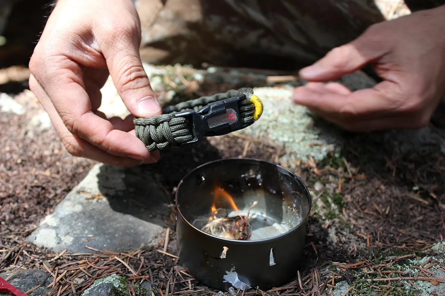 Kodiak Survival Bracelet - Fire-Starter, Survival Paracord, Tinder, Fishing Line and Hook