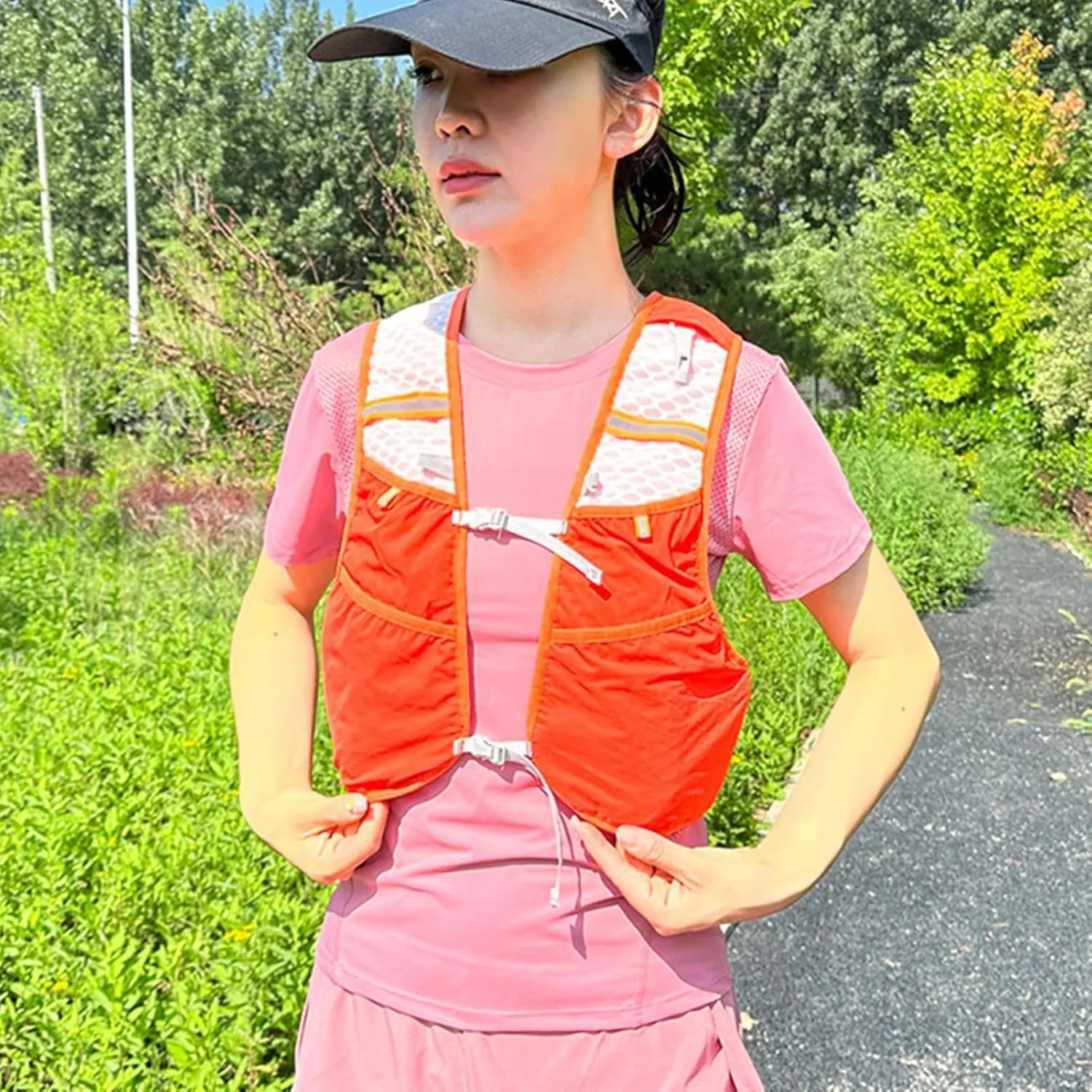 Lightweight Running Hydration Vest Backpack with Leakproof Water Bladder | Reflective Strip Daypack for Jogging, , Trail, Cycling | Adjustable Insulated Pack for Men & Women Outdoor Fitness