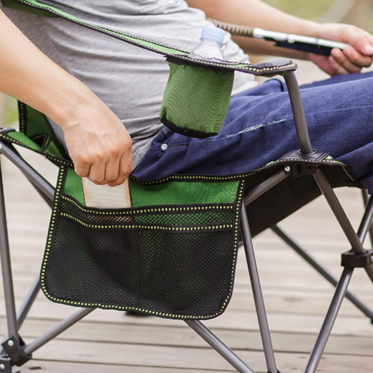 Outdoor Folding Chair Camping Chair Recliner Heavy Duty 600D Oxford Back Chair with Arm Rest Cup Holder and Storage Bag for Outside, Support 150kg