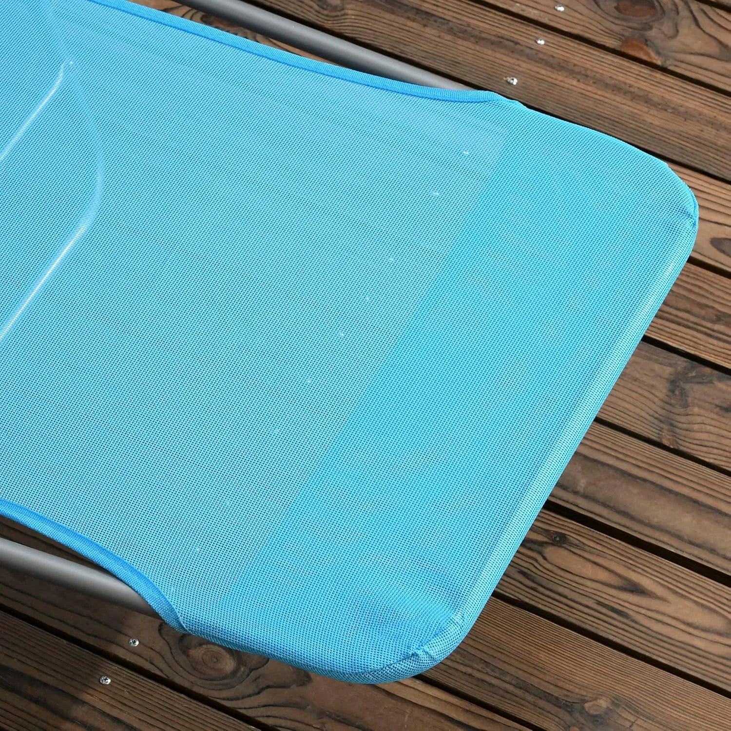 Outsunny 2 Piece Folding Chaise Lounge Chairs, Pool Sun Tanning Chairs with Reclining Back, Breathable Mesh Seat, Headrest for Beach, Yard, Patio, Blue