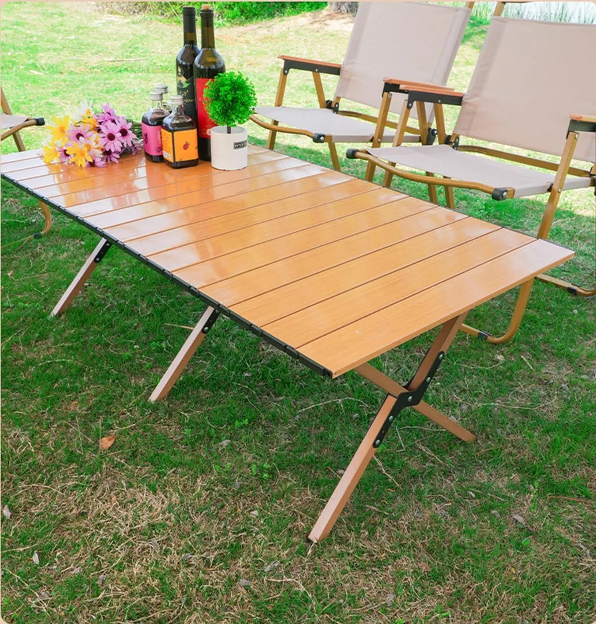 Portable Folding Camping Table, Outdoor Low Picnic Table, Aluminum Roll-up Camping Table with Carry Bag, Lightweight Foldable Camp Table for Beach,Party, Patio, BBQ, Travel, Backyard (150cm)