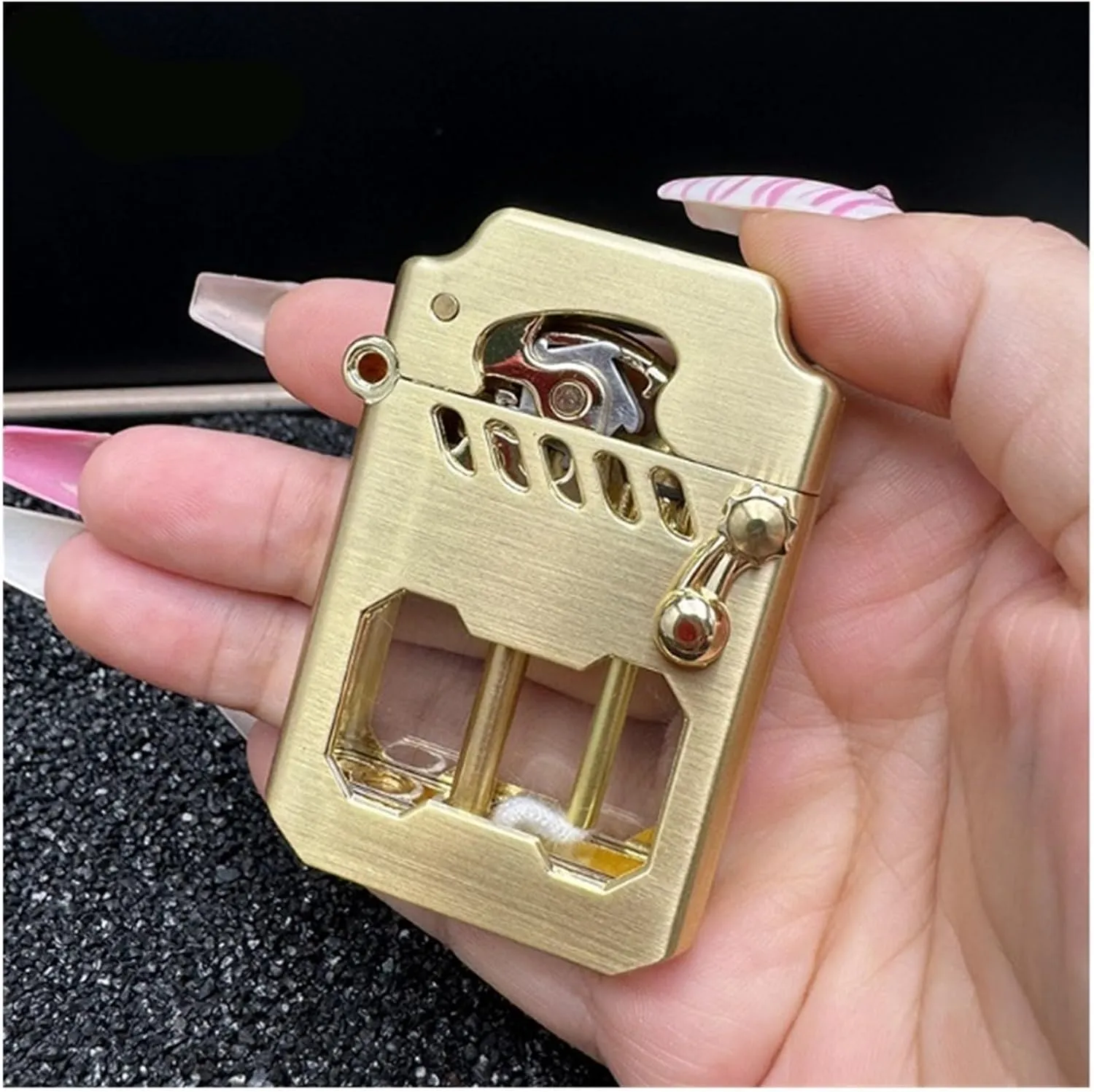 Recyclable kerosene lighter, old-fashioned metal kerosene lighter, rocker link drive gear ignition lighter, with fuel observation window, suitable for wilderness, travel, camping (fuel not included)(S