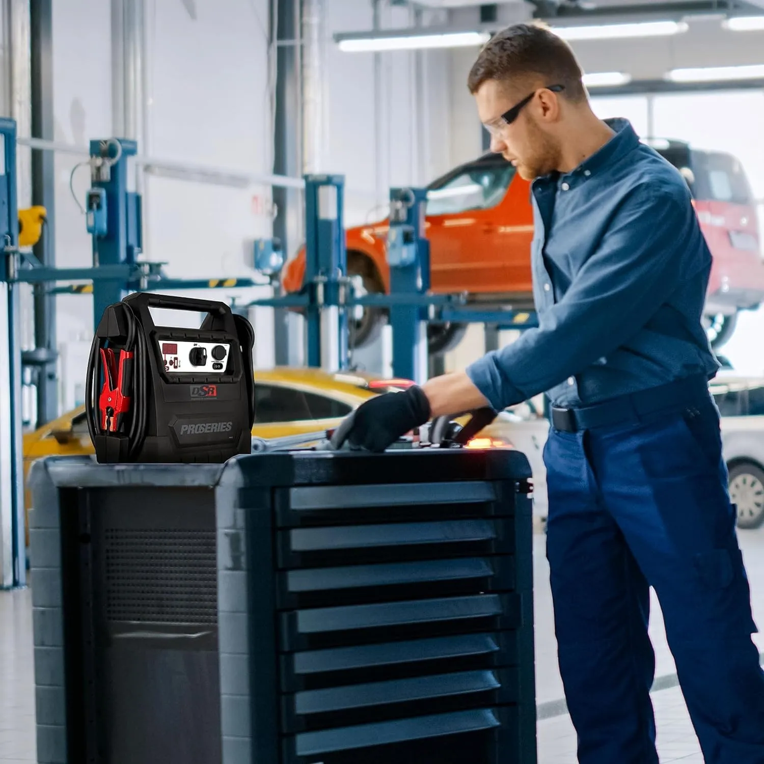 Schumacher Electric DSR159 - ProSeries Jump Starter - 12V 4000 Peak Amps Portable Car Jump Starter & Maintainer - Jumper Cables with Battery Pack - 700 Cranking Amps