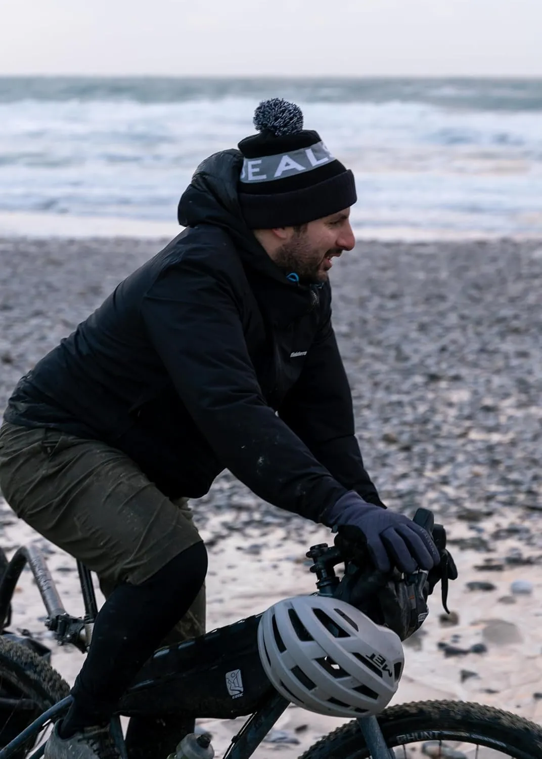 SEALSKINZ Unisex Foulden Water Repellent Cold Weather Bobble Hat