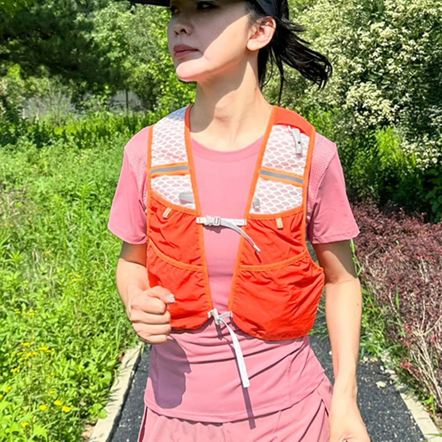 Trail Running Backpack,Water Bladder Bag Leakproof Hydration Bladder Daypack | Reflective Stripes Running Hydration Vest for Men Women Lightweight Insulated Pack