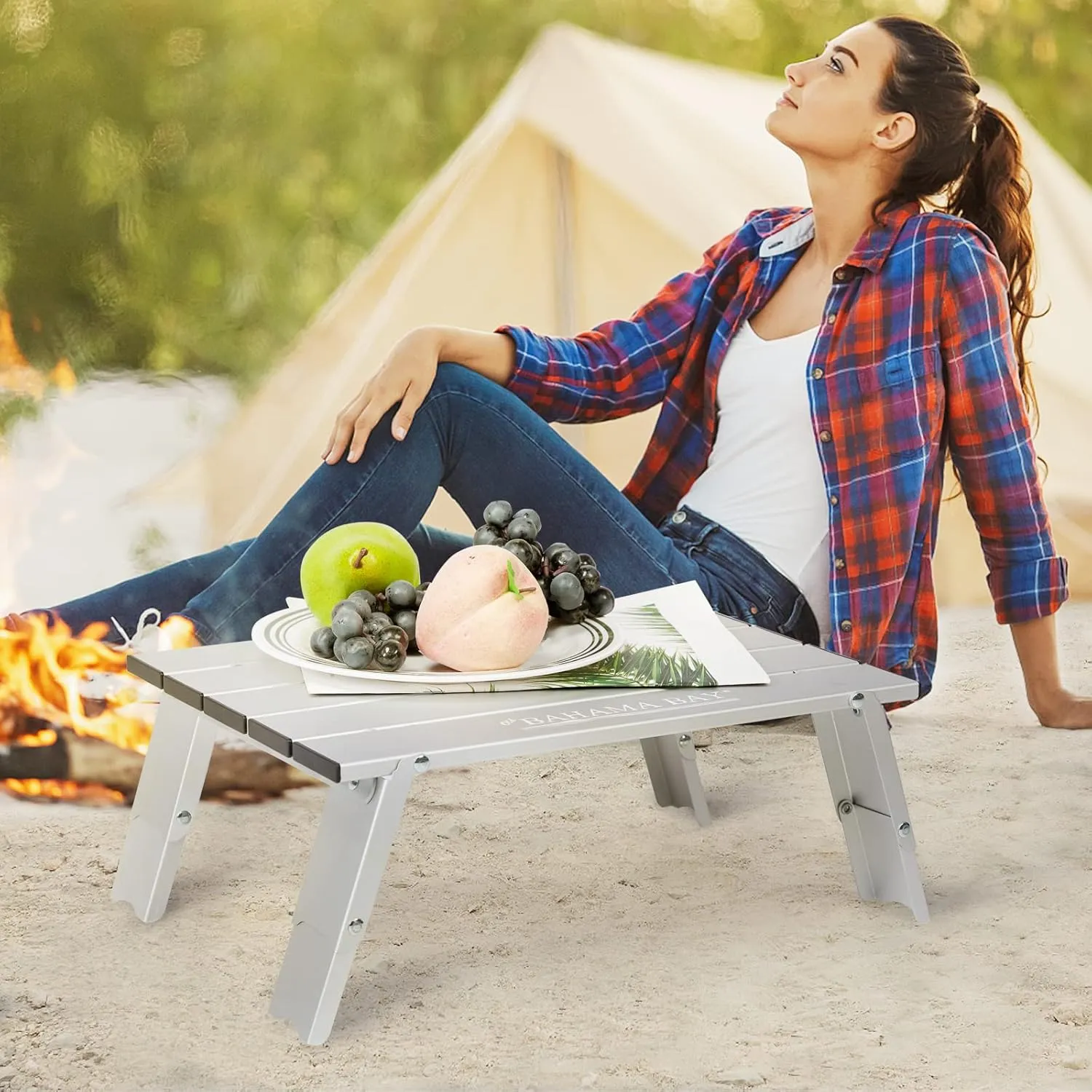 Ultralight Aluminum Mini Table, Foldable Small Beach Table with Retractable Legs, 66lbs/30kg Weight Capacity, Suitable for Picnic Camping Outdoor Hiking(Silver)