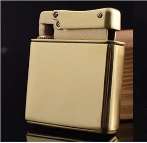 Vintage Kerosene Lighter, Antique Trench Lighter Classic Flint Wheel Refillable, Creative One-Button Ignition, Grinding Wheel Windproof Refillable Kerosene Lighter, Collectible Gift for Men(Gold2)