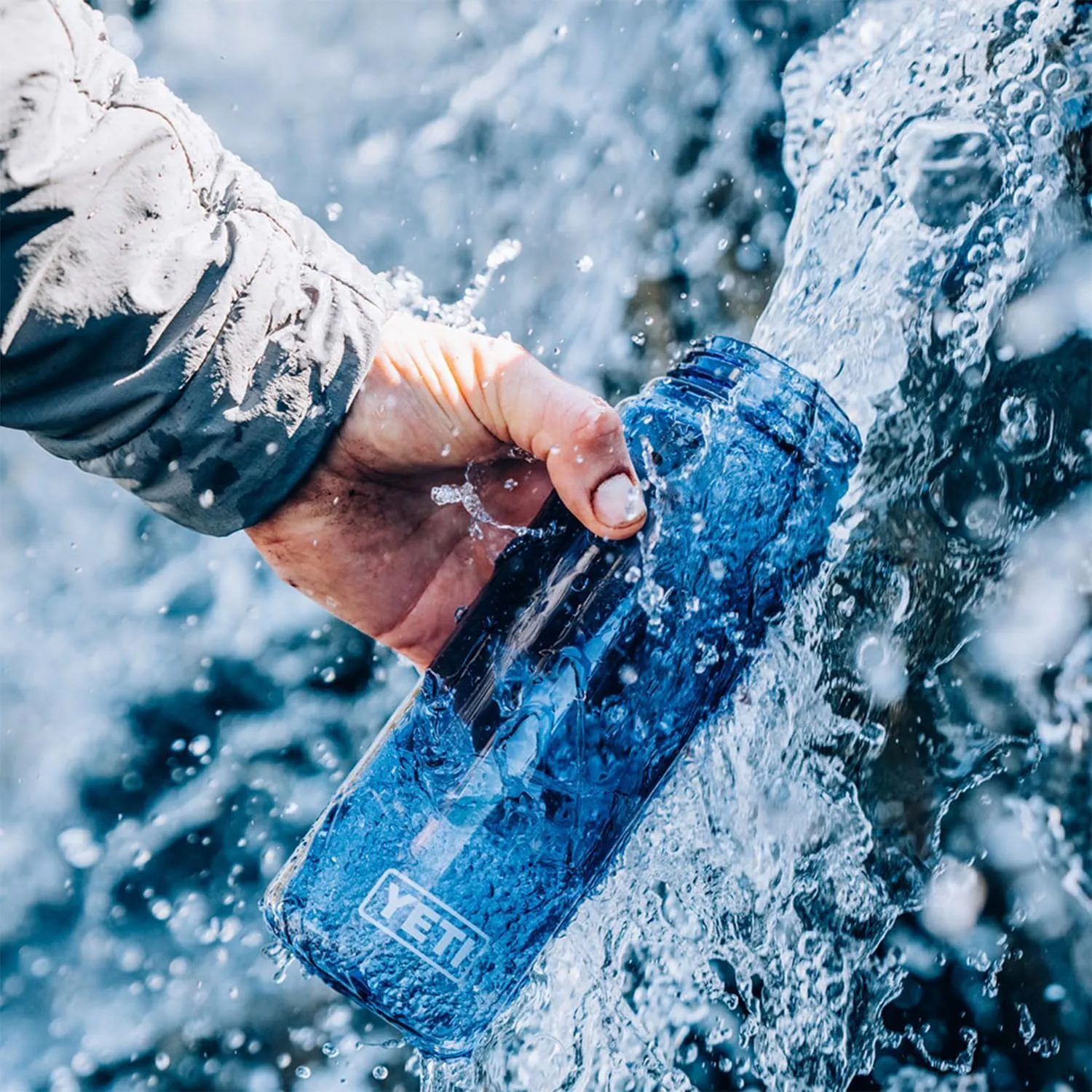 YETI Yonder Water Bottle with Yonder Chug Cap, Lightweight, Leakproof and BPA-Free